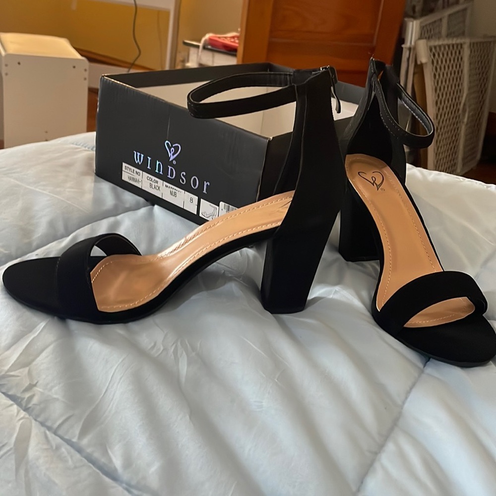 Windsor Hannah Black heels